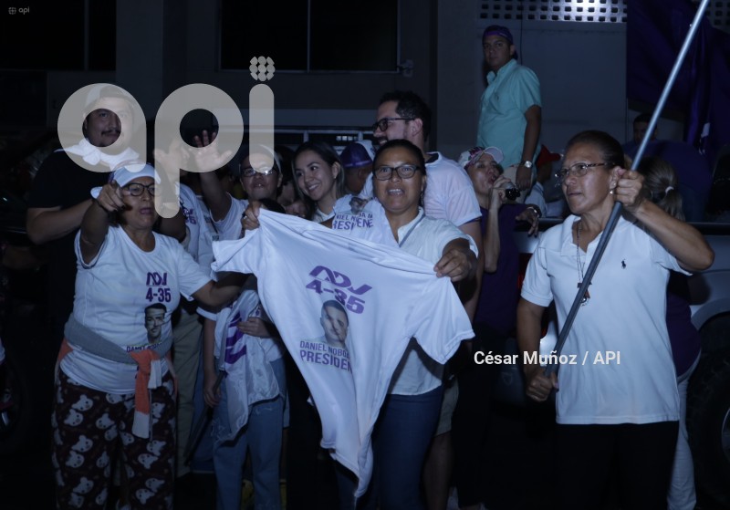 ELECCIONES GYE SIMPATIZANTES NOBOA
