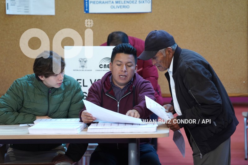 ELECCIONES UIO TERCERA EDAD