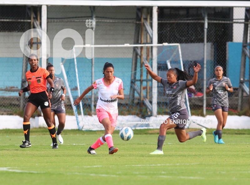 FBL-SUPERLIGA-FEMENINA-NANAS-LDU-QUITO
