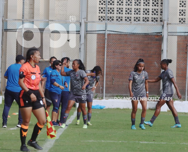 FBL-SUPERLIGA-FEMENINA-NANAS-LDU-QUITO