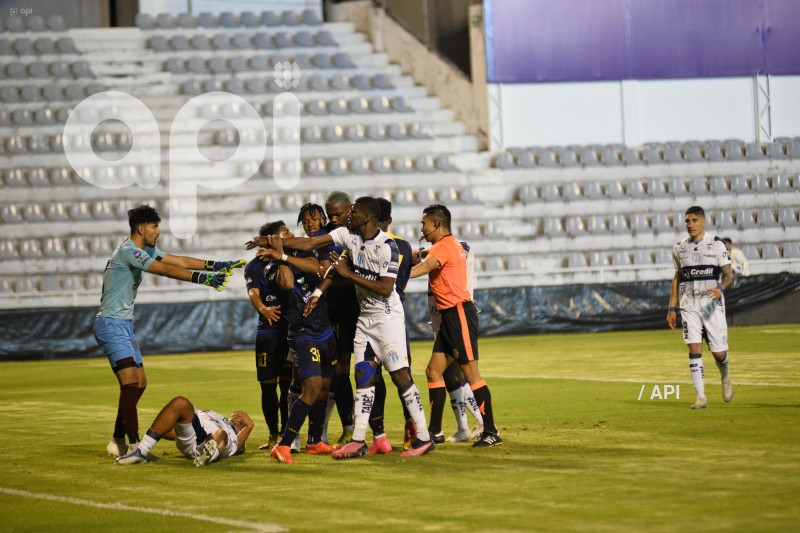 FBL-LIGA-PRO-BET593-CHACARITAS-MACARA