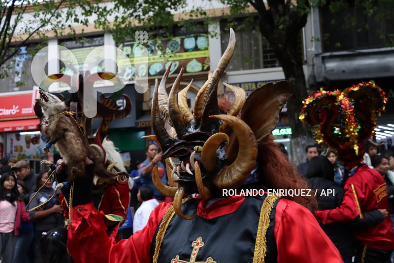 LOS DIABLOS SE TOMAN LA MARISCAL