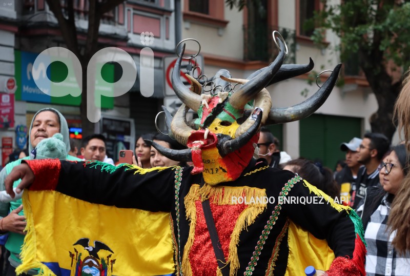 LOS DIABLOS SE TOMAN LA MARISCAL