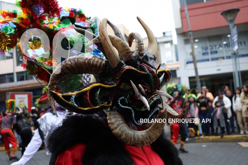 LOS DIABLOS SE TOMAN LA MARISCAL