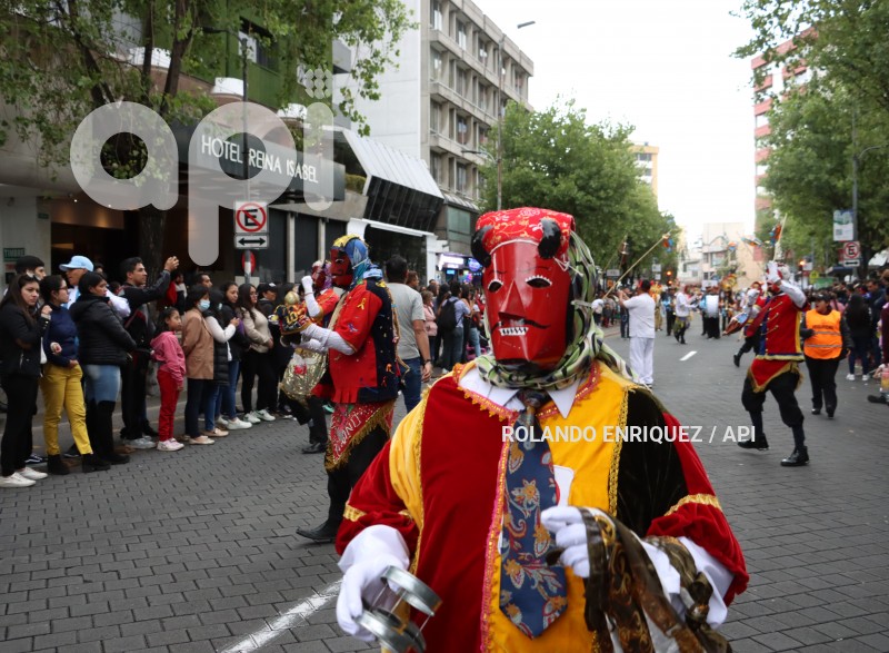 LOS DIABLOS SE TOMAN LA MARISCAL
