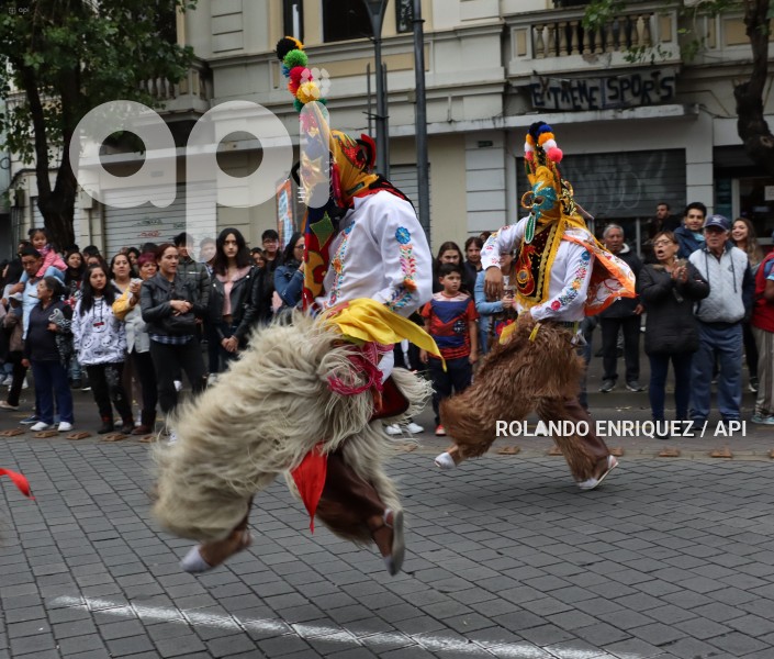 LOS DIABLOS SE TOMAN LA MARISCAL