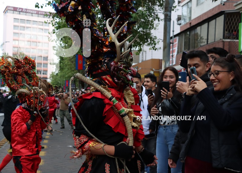 LOS DIABLOS SE TOMAN LA MARISCAL