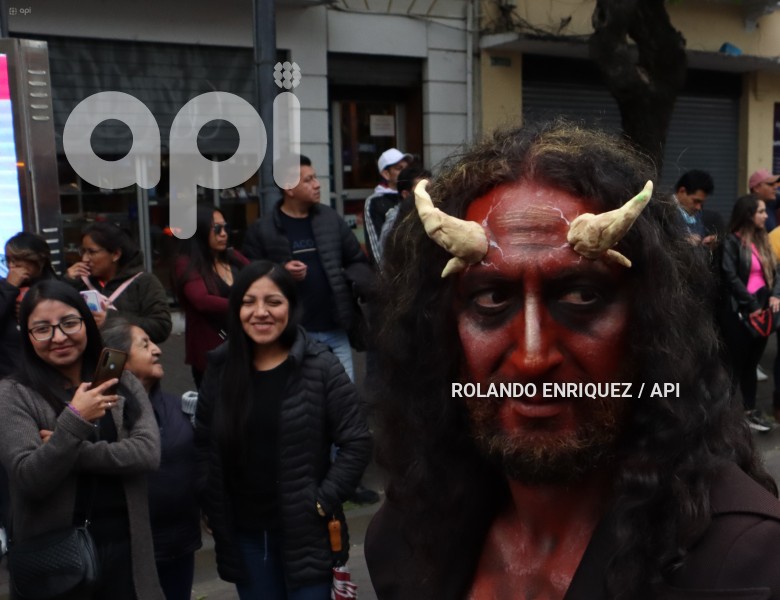 LOS DIABLOS SE TOMAN LA MARISCAL