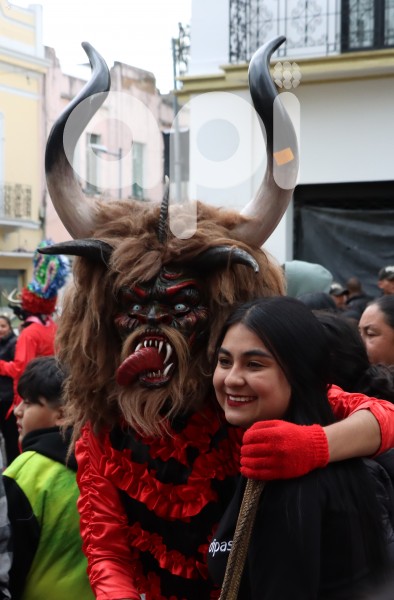 LOS DIABLOS SE TOMAN LA MARISCAL