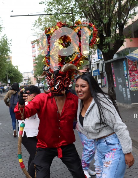 LOS DIABLOS SE TOMAN LA MARISCAL