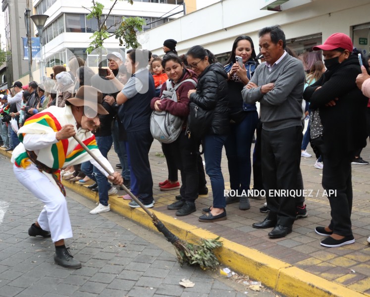 LOS DIABLOS SE TOMAN LA MARISCAL