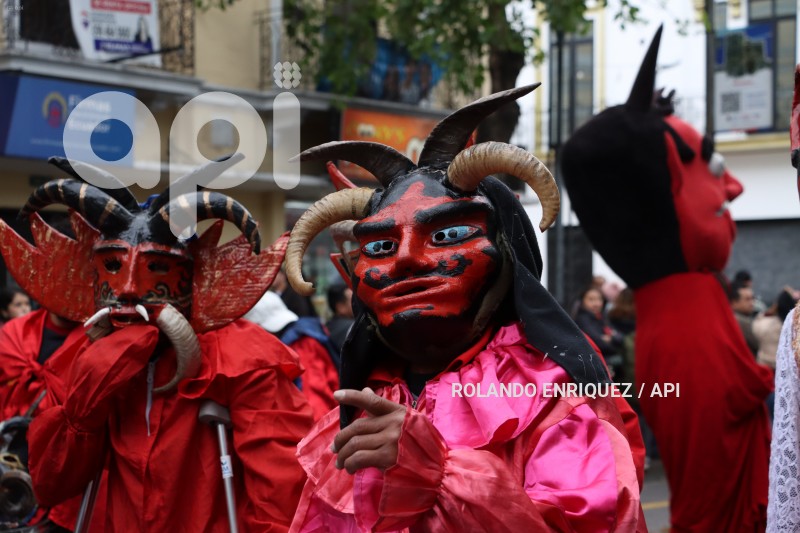 LOS DIABLOS SE TOMAN LA MARISCAL