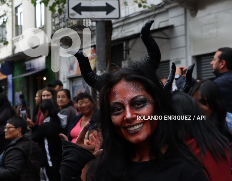 LOS DIABLOS SE TOMAN LA MARISCAL