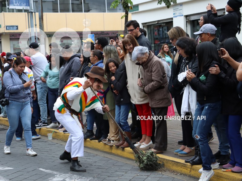 LOS DIABLOS SE TOMAN LA MARISCAL