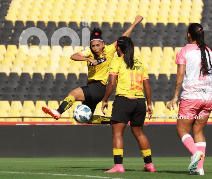 FBL-SUPERLIGA-FEMENINA-BARCELONA-NANAS