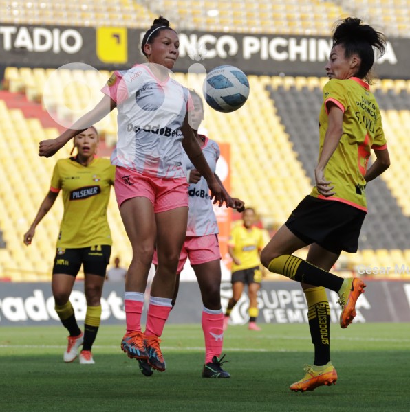 FBL-SUPERLIGA-FEMENINA-BARCELONA-NANAS