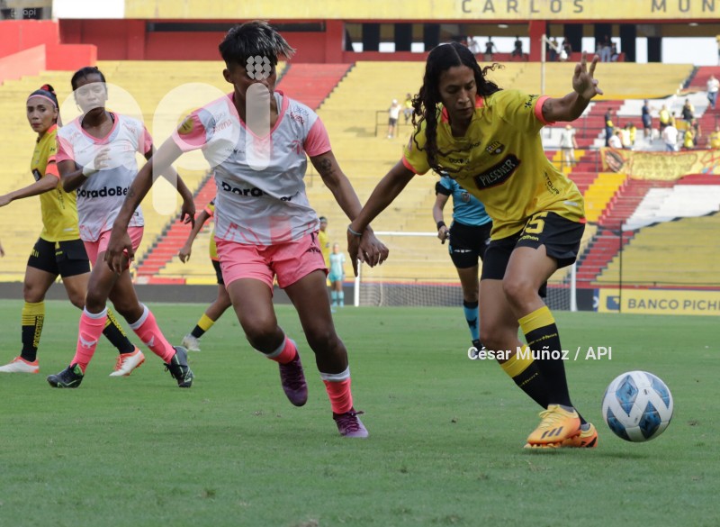 FBL-SUPERLIGA-FEMENINA-BARCELONA-NANAS