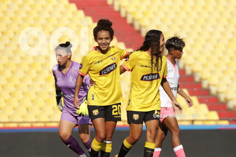 FBL-SUPERLIGA-FEMENINA-BARCELONA-NANAS