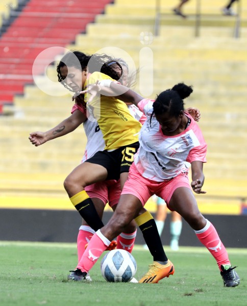FBL-SUPERLIGA-FEMENINA-BARCELONA-NANAS