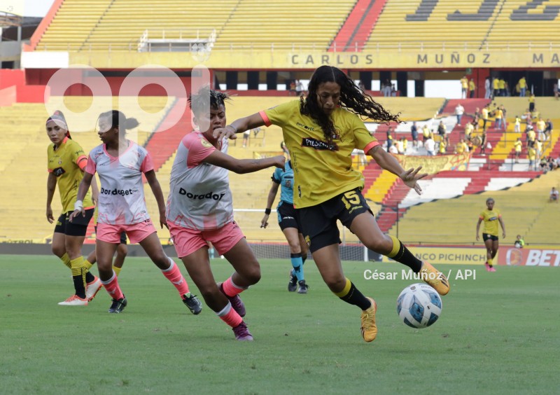FBL-SUPERLIGA-FEMENINA-BARCELONA-NANAS