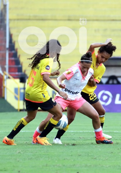 FBL-SUPERLIGA-FEMENINA-BARCELONA-NANAS
