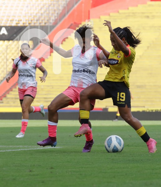 FBL-SUPERLIGA-FEMENINA-BARCELONA-NANAS