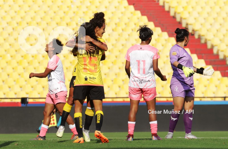 FBL-SUPERLIGA-FEMENINA-BARCELONA-NANAS