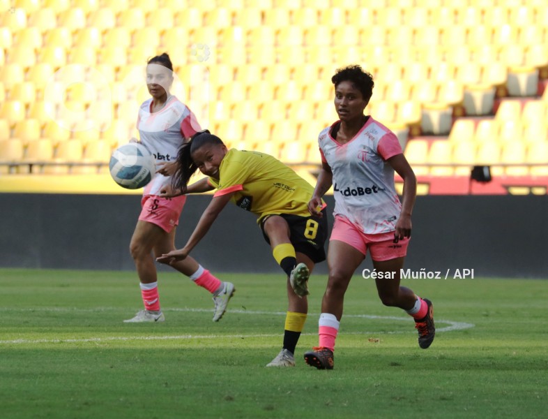 FBL-SUPERLIGA-FEMENINA-BARCELONA-NANAS