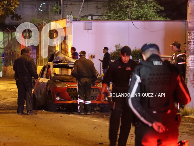 EXPLOSIÓN-VEHÍCULO-QUITO