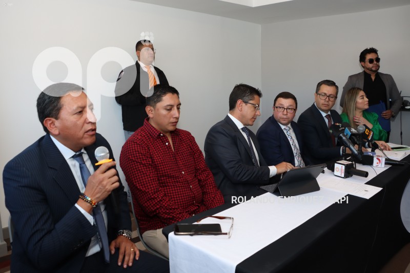 UIO-CASO-LEON-TROYA-CORONEL-LUIS-ERAZO