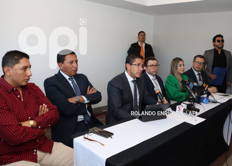 UIO-CASO-LEON-TROYA-CORONEL-LUIS-ERAZO
