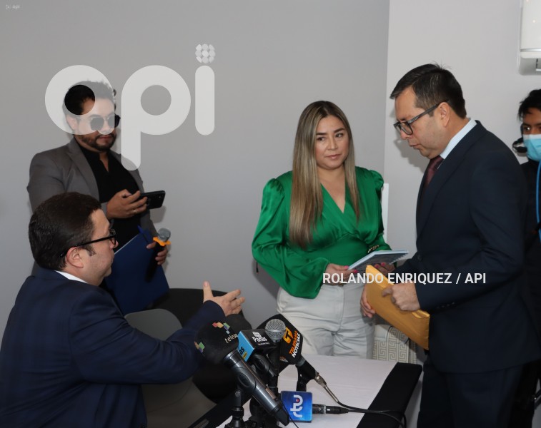 UIO-CASO-LEON-TROYA-CORONEL-LUIS-ERAZO
