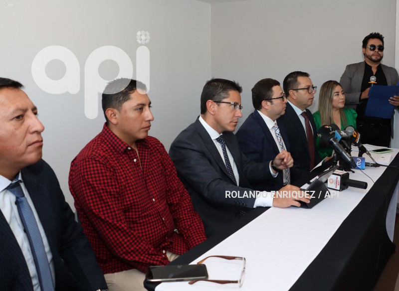 UIO-CASO-LEON-TROYA-CORONEL-LUIS-ERAZO