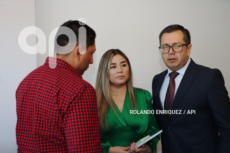 UIO-CASO-LEON-TROYA-CORONEL-LUIS-ERAZO