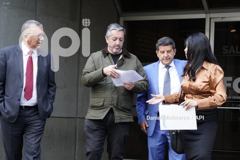 GARCIA DENUNCIA JUDICATURA