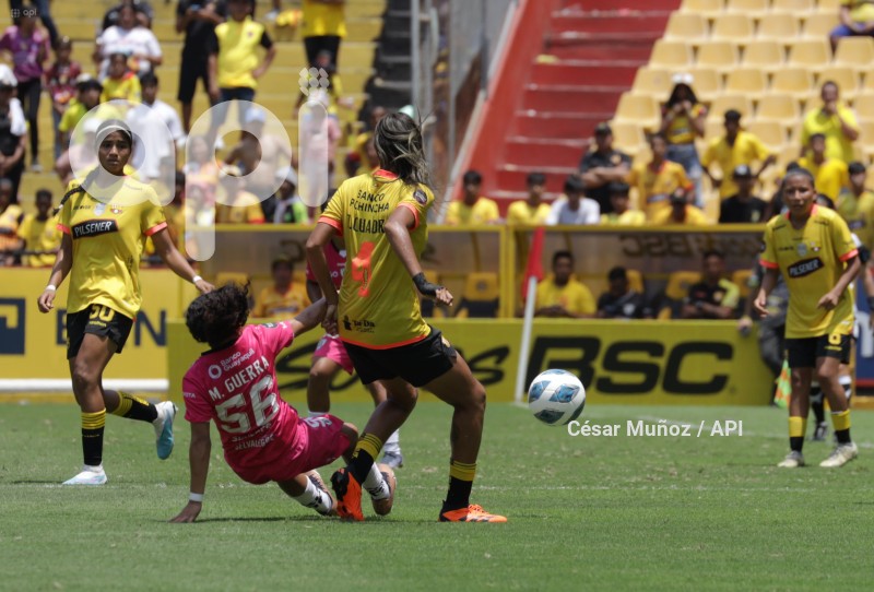 FBL-SUPERLIGA-BARCELONA-DRAGONAS