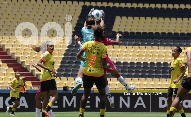FBL-SUPERLIGA-BARCELONA-DRAGONAS