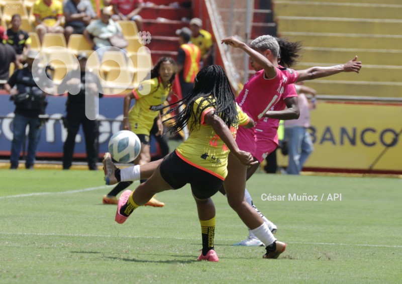 FBL-SUPERLIGA-BARCELONA-DRAGONAS