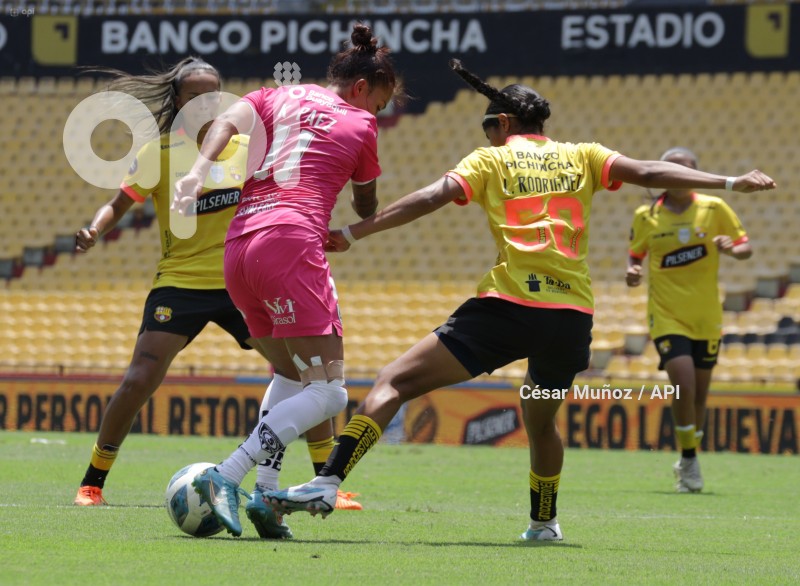 FBL-SUPERLIGA-BARCELONA-DRAGONAS