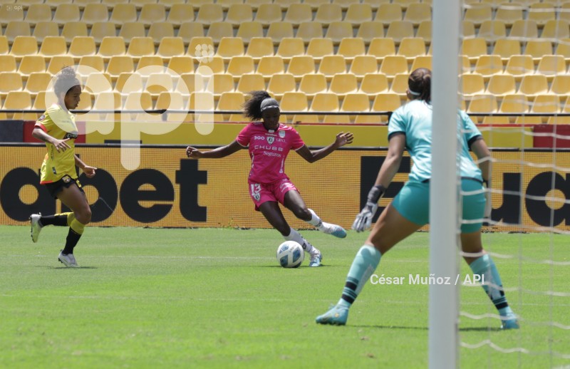 FBL-SUPERLIGA-BARCELONA-DRAGONAS