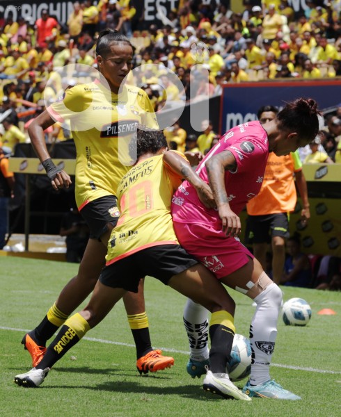 FBL-SUPERLIGA-BARCELONA-DRAGONAS