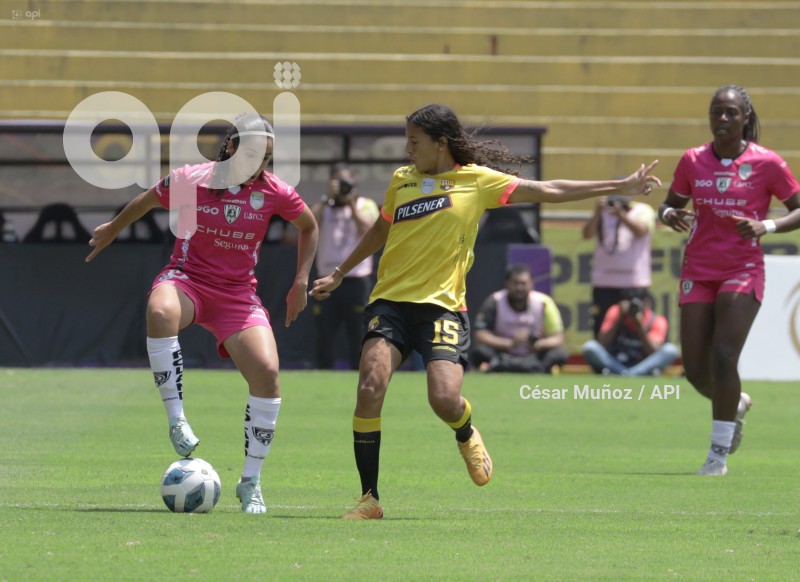 FBL-SUPERLIGA-BARCELONA-DRAGONAS