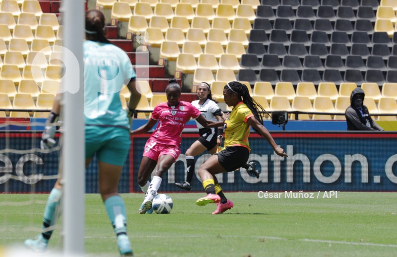 FBL-SUPERLIGA-BARCELONA-DRAGONAS