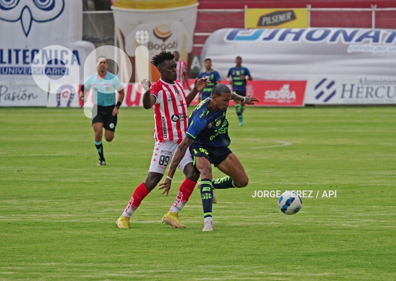 FBL-LIGA-PRO-BET593-TECNICO-GUALACEO