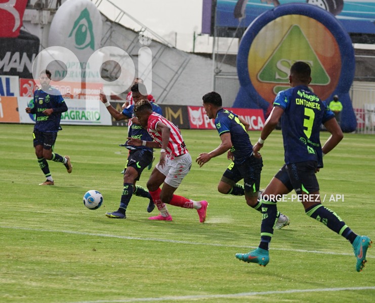 FBL-LIGA-PRO-BET593-TECNICO-GUALACEO