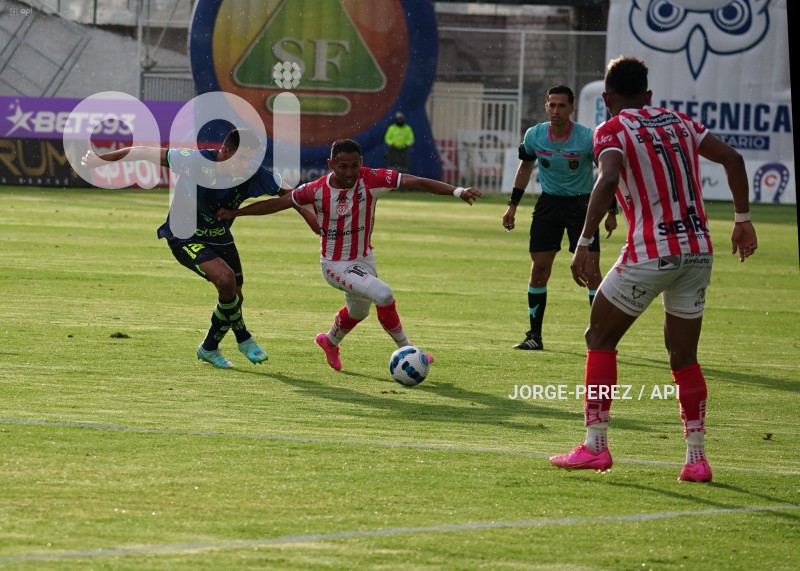 FBL-LIGA-PRO-BET593-TECNICO-GUALACEO