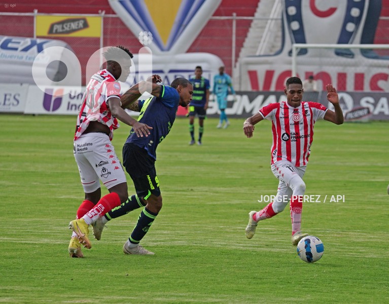 FBL-LIGA-PRO-BET593-TECNICO-GUALACEO