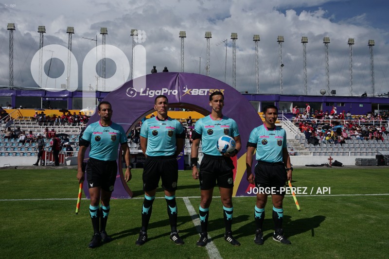 FBL-LIGA-PRO-BET593-TECNICO-GUALACEO