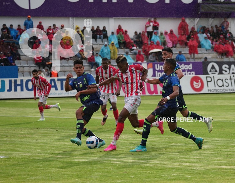 FBL-LIGA-PRO-BET593-TECNICO-GUALACEO