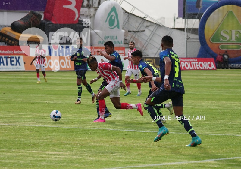 FBL-LIGA-PRO-BET593-TECNICO-GUALACEO